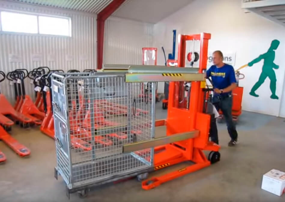 箱体翻转车和箱子