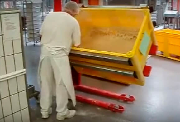 箱体翻转车用于面包店